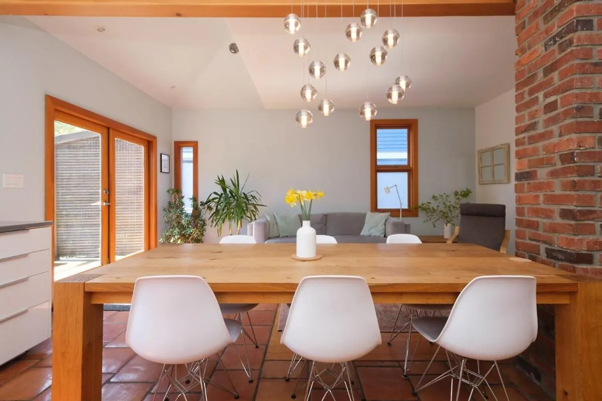 Cozy Heritage Home Near Main St Vancouver